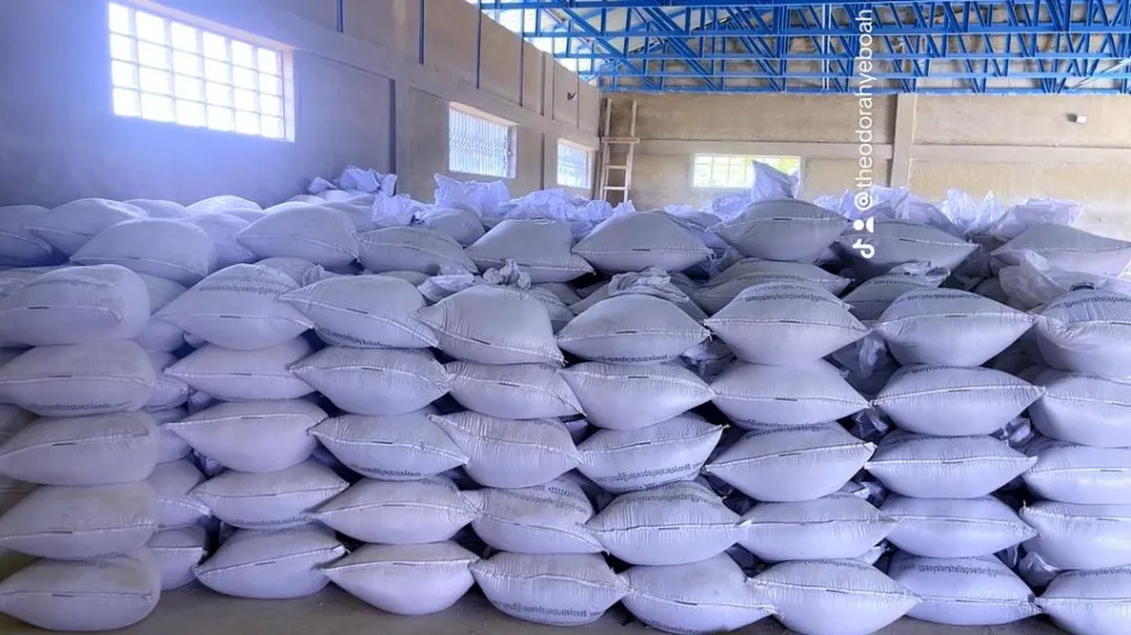 Palletized 50kg bags of GPA Oyster Shells ready for dispatch